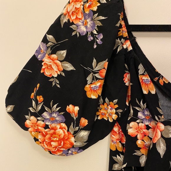 Low Back Summer Dress🖤 - Picture 5 of 5